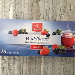 Mayfair Waldbeere Früchtetee, a fruit tea flavored with wild berry aroma - 25 bags