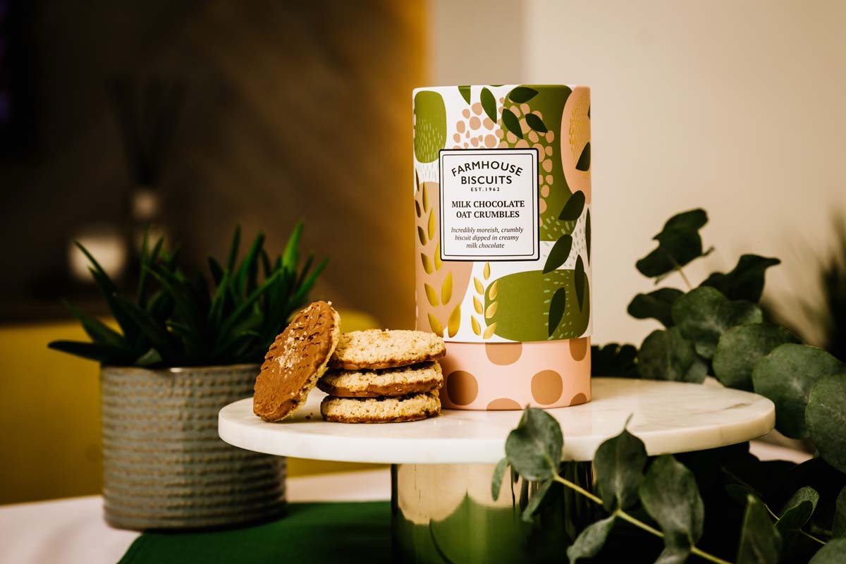 Farmhouse Coated Milk Chocolate Oat Crumbles Tube