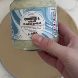 Cookies and cream spread